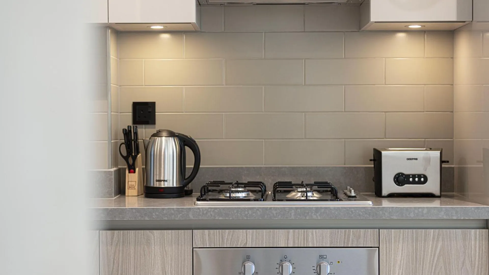 Easemytrip - Sobha Waves Luxury, 1Br Apt With Burj Khalifa View Дубай Апартаменты