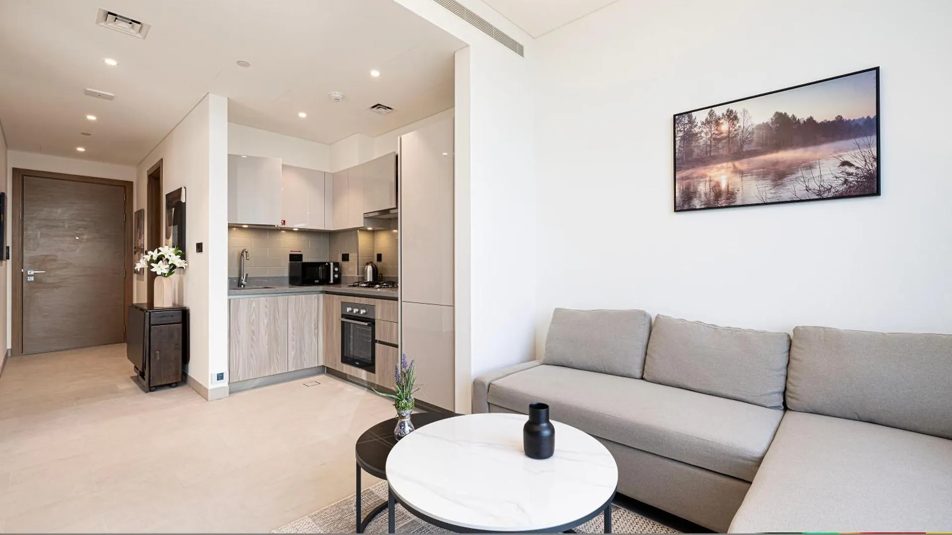 Easemytrip - Sobha Waves Luxury, 1Br Apt With Burj Khalifa View Дубай 0*,