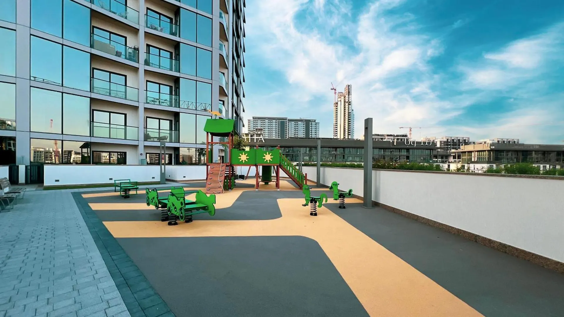 Apartment Easemytrip - Sobha Waves Luxury, 1Br Apt With Burj Khalifa View Dubai